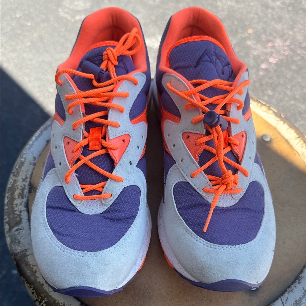 Saucony men’s 10Vibrant Purple and Orange Sneakers- no box